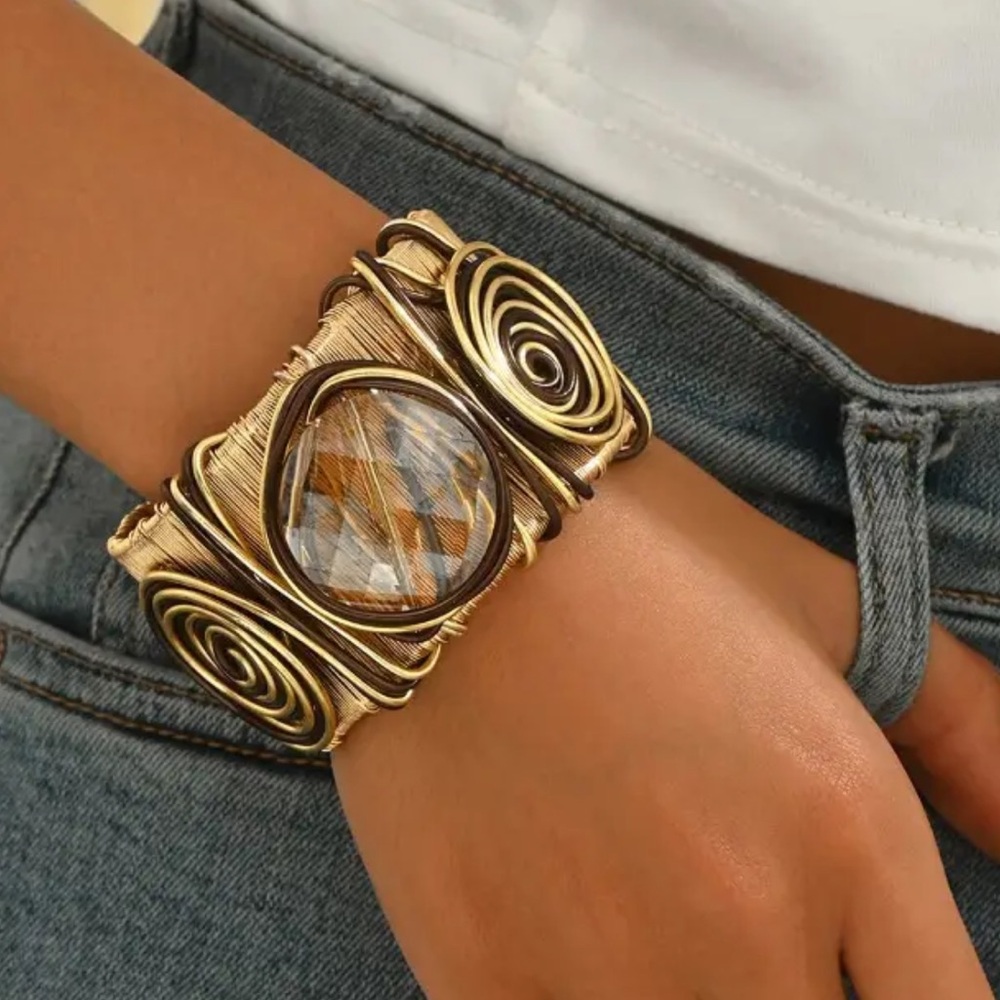 Spiral Threaded Inlay Bracelet Versatile.